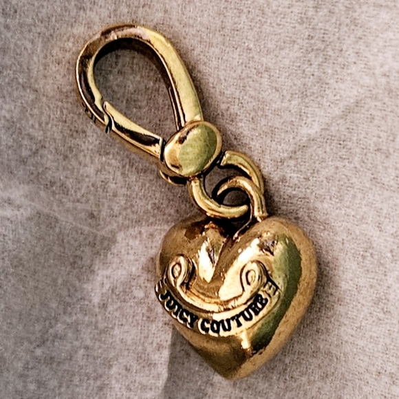 Juicy Couture Small Mini Gold 3D Solid Puffed Banner Heart Charm Love 4 Bracelet - Picture 10 of 11
